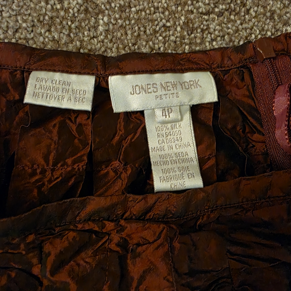 Jones New York Deep Red A-Line Skirt - Picture 2 of 3